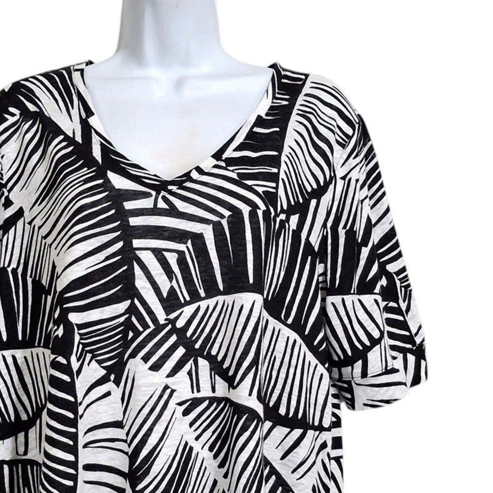 Chicos Women Top 2 US L Black White Linen V-Neck Cuffed Sleeve Palm Leaf Coastal